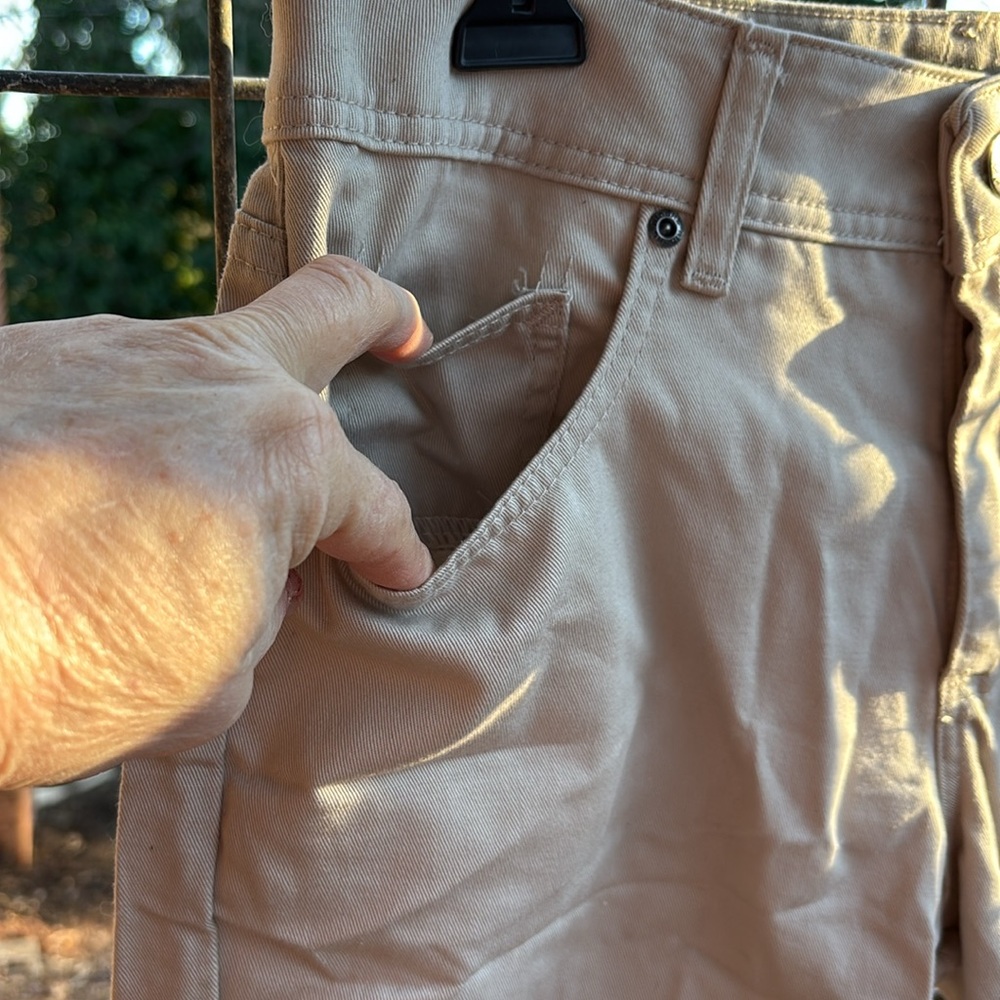NWT Riders by Lee Tan Khaki Bermuda Shorts Instantly Slims You Irregular 10 M - Picture 3 of 16